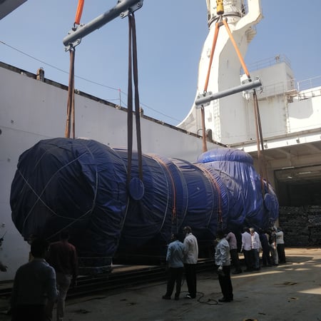 Flue gas vessel being loaded onto ship